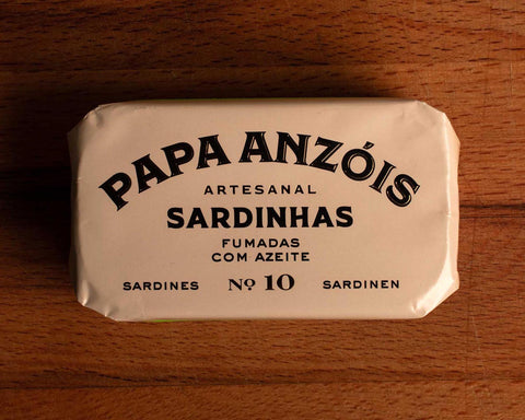 Smoked sardines in olive oil